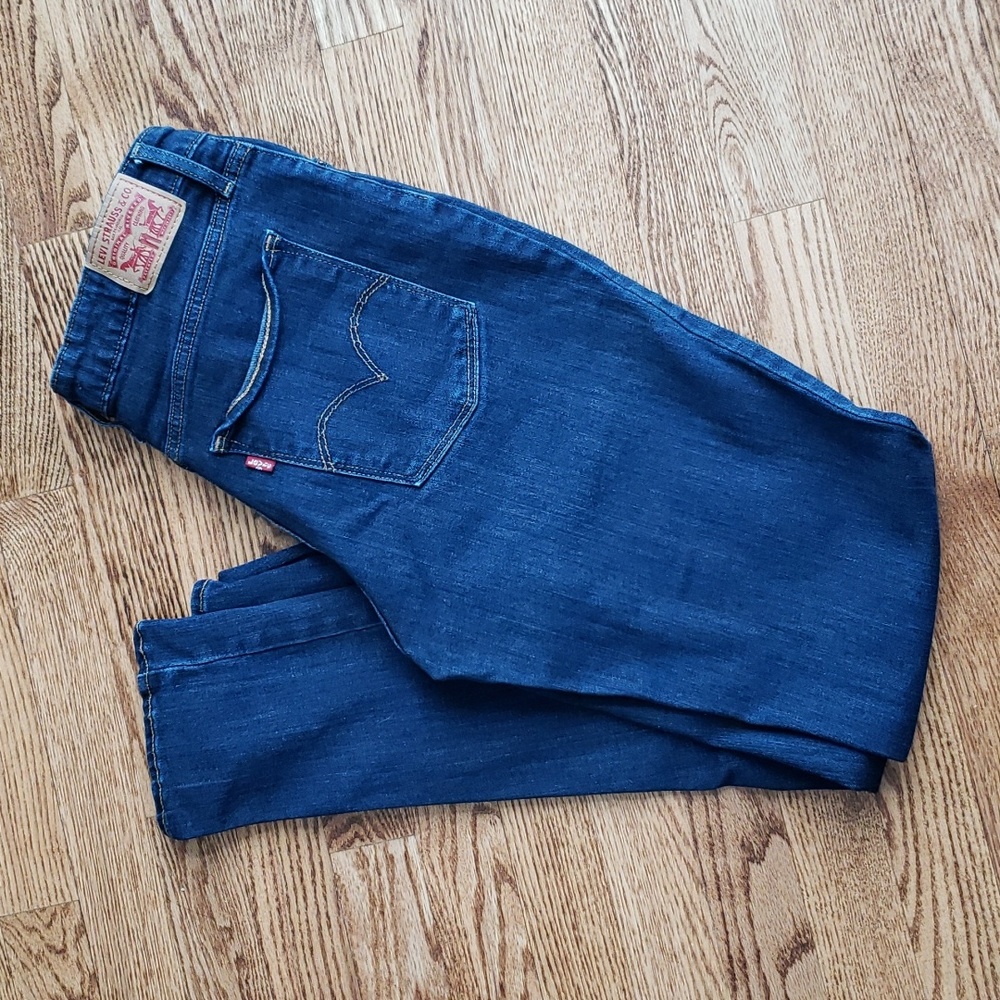(30) Levi's 721 High Rise Skinny Jeans Denim Trendy Modern Stretch Contemporary